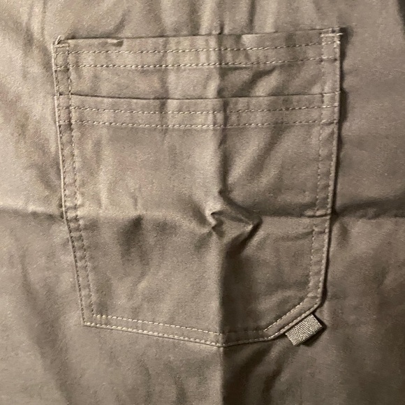 Cherokee Men’s Dark Gray V-Neck Medical Scrub Top - Picture 6 of 8